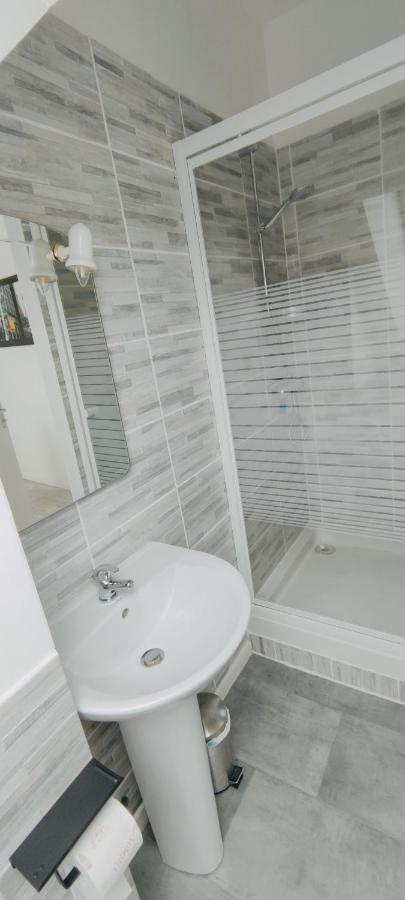Chaleureuse Petite Maison De Bourg Beaumont-sur-Sarthe Esterno foto